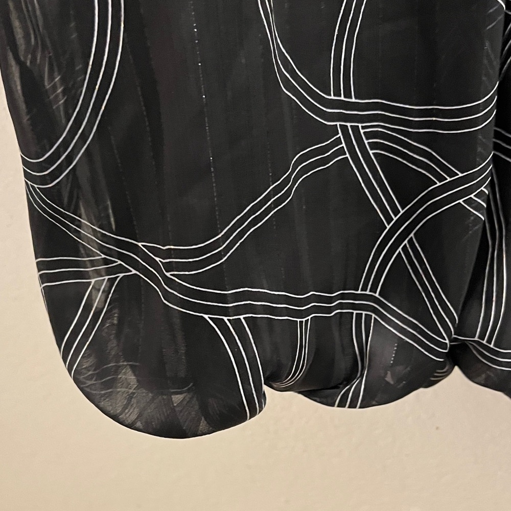 Chic Black and white design Women's Blouse - Picture 5 of 7
